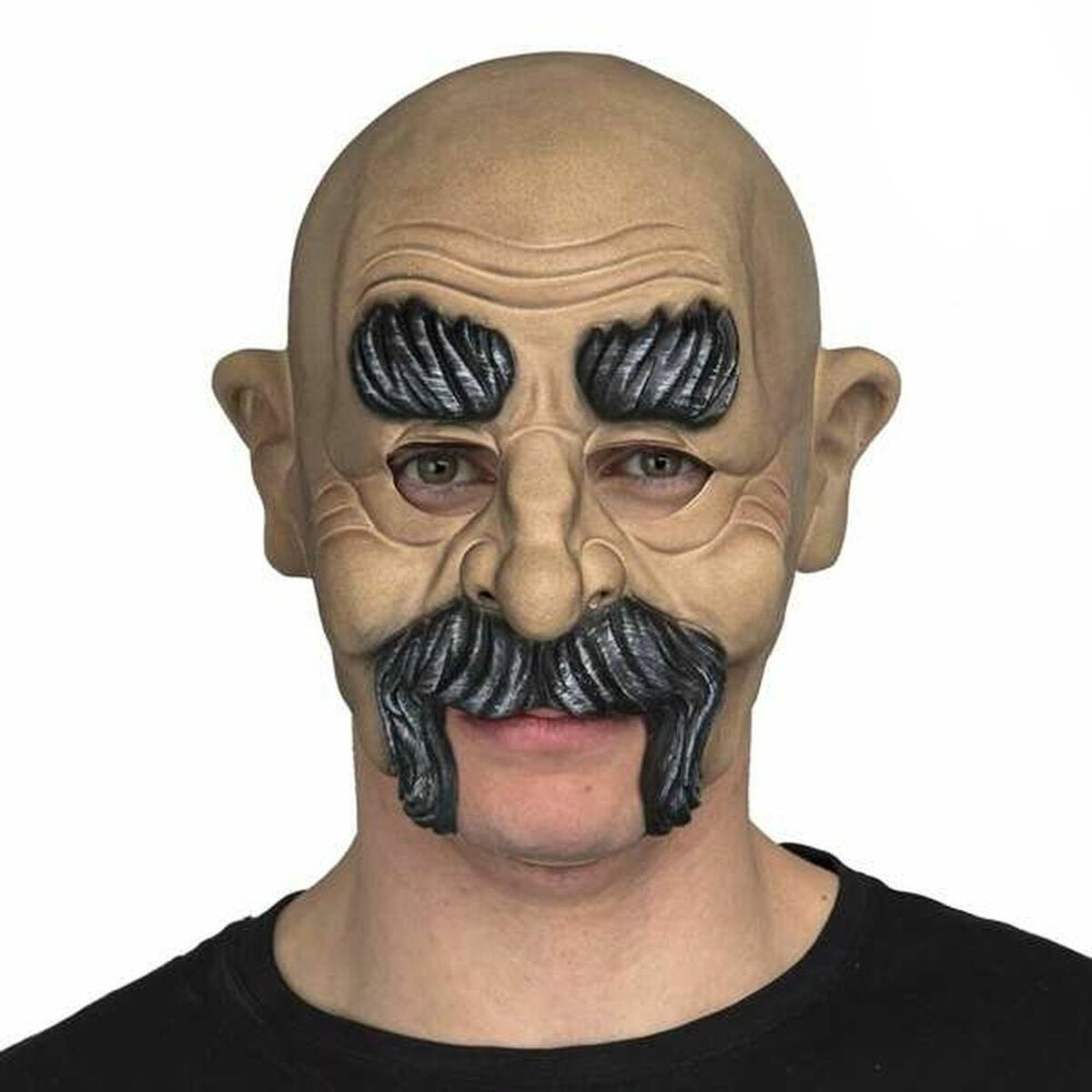 En person bär en Excentrisk Gubbe Mask i latex, med flint, buskiga ögonbryn och en gigantisk mustasch.