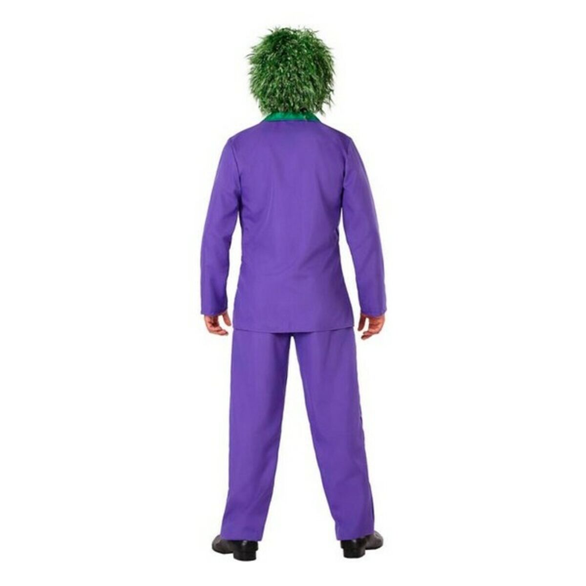 En man med läskigt clownsmink och grön peruk poserar i en komplett, lila Joker-kostym och håller i ett leksaksvapen.