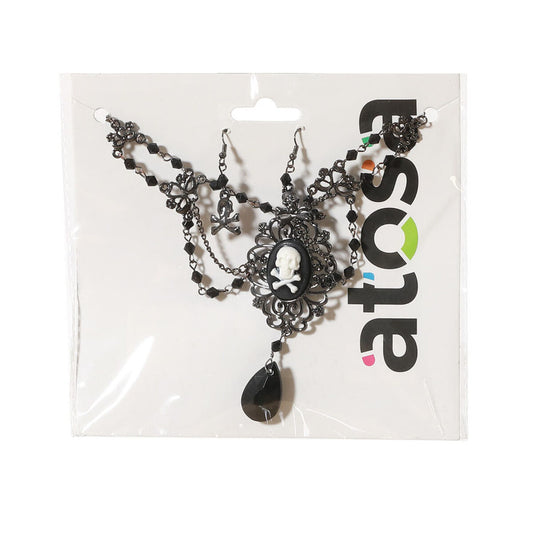 Ett Gotiskt Smyckesset med ett halsband och ett par örhängen i sin genomskinliga produktförpackning från Atosa.