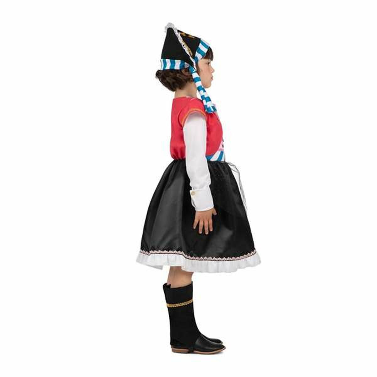 Profilbild av barn i piratkostym – med hatt, randig scarf och stövelöverdrag.