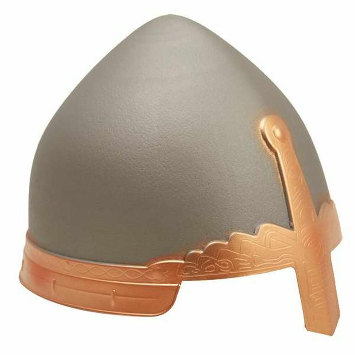 En klassisk, grå och spetsig medeltids- eller vikingahjälm i plast, med ett dekorativt, kopparfärgat band med ett svärd på sidan.