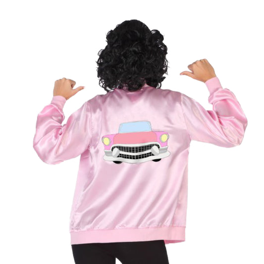Baksidan av den rosa 50-talsjackan som visar det stora, tryckta motivet av en rosa veteranbil.