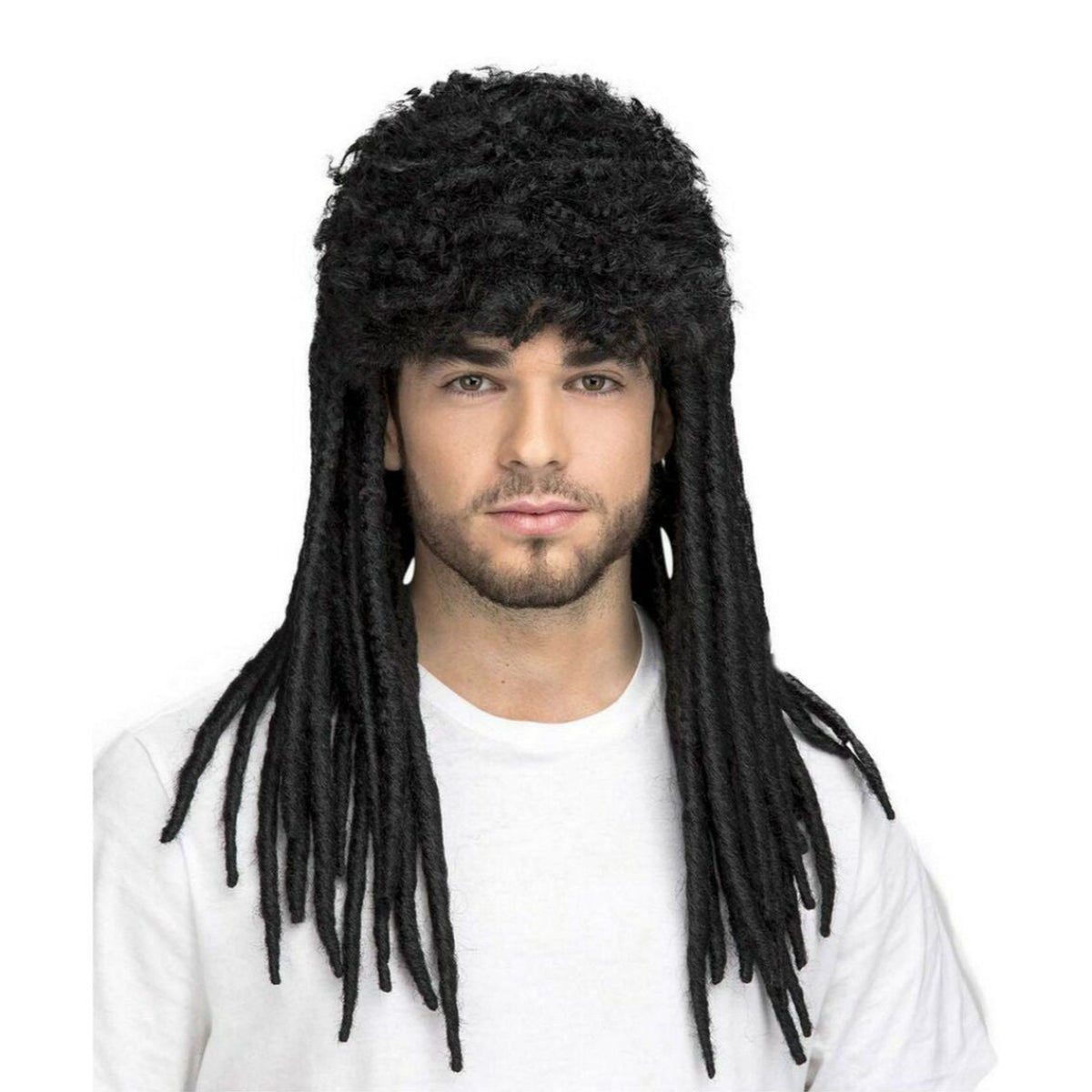 Man med voluminös, svart dreadlocksperuk med kortare lockigt hår upptill och långa dreads som hänger ner, för en robust look.
