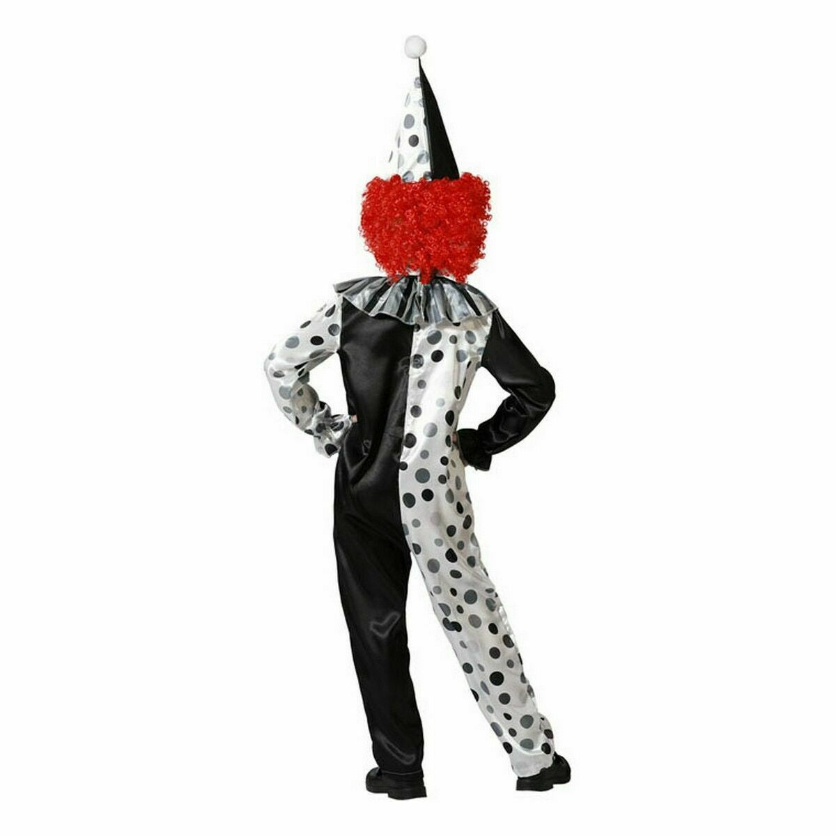 Ett barn i en svartvit, prickig clowndräkt, sedd från baksidan, med röd peruk och en spetsig hatt.