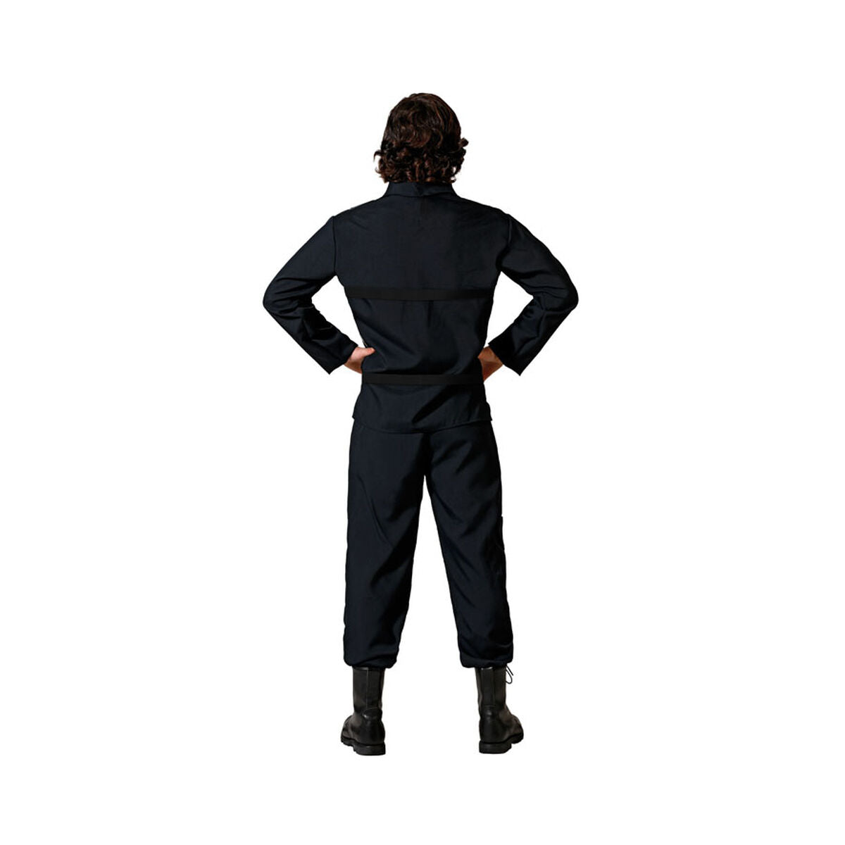 En man sedd bakifrån, som visar baksidan av den svarta polisuniformen.
