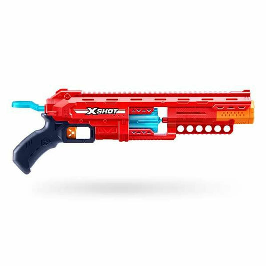 En röd och svart leksakspistol märkt X-SHOT, modell Caliber, med blåa och orangea detaljer och plats för ammunition.