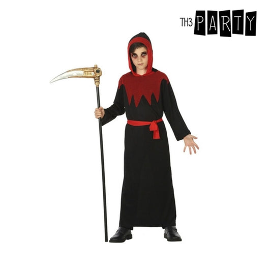 Ett barn klädd i en svart och röd Halloween-maskeraddräkt som liknar en liegubbe, med en röd huva och ett rött skärp, som håller i en leksaksliknande lie.