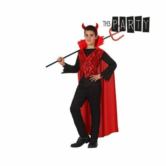 En ung pojke poserar i en 4-delad demon-maskeraddräkt med röd paljettväst, svarta byxor, röd cape och hornbåge.