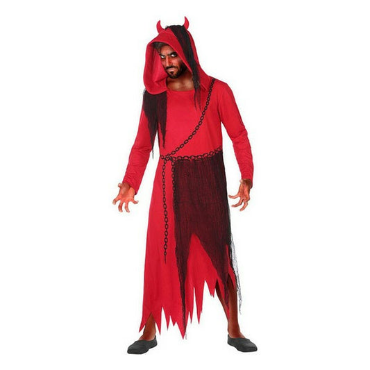 En man poserar i en lång, röd demonmaskeraddräkt med huva, horn och svarta kedjedekorationer samt trasiga kanter.