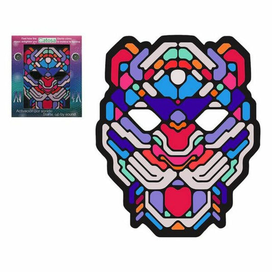 Närbild på en färgstark, geometrisk mask med lejon- eller tigermotiv som lyser i neonfärger när den aktiveras av ljud.