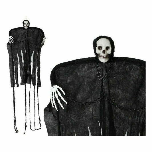 En hängande Halloween-dekoration föreställande en döing med skelettansikte, svarta trasiga kläder och beniga händer.