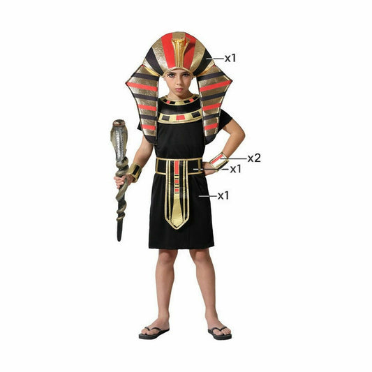 Barn i en egyptisk kungadräkt i svart och guld, komplett med en stor randig huvudbonad, bälte, handledsskydd och en kobrabenstav.