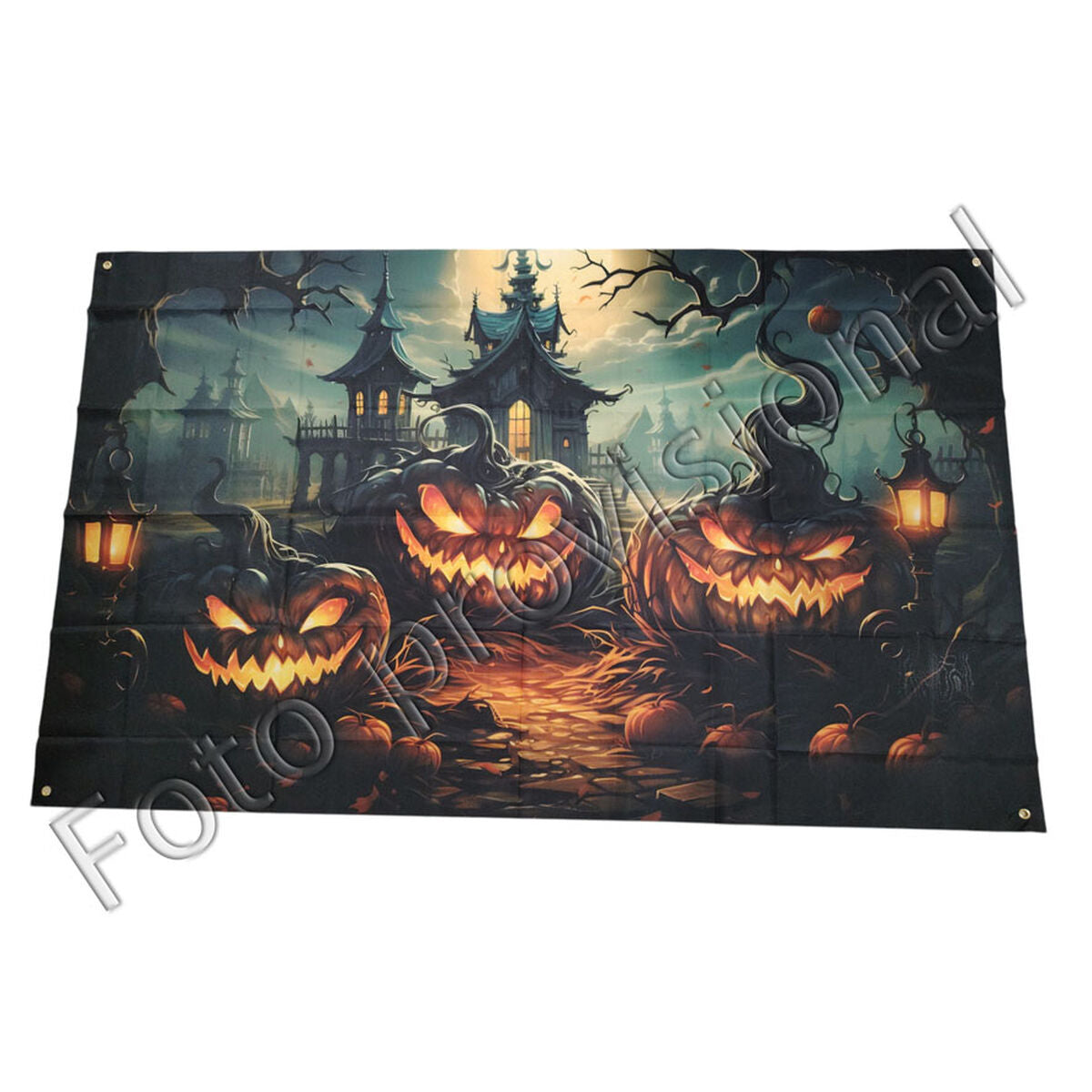 En stor, mörk halloweenbanner som visar tre glödande, utskurna pumpor framför ett kusligt slott i skymningen.
