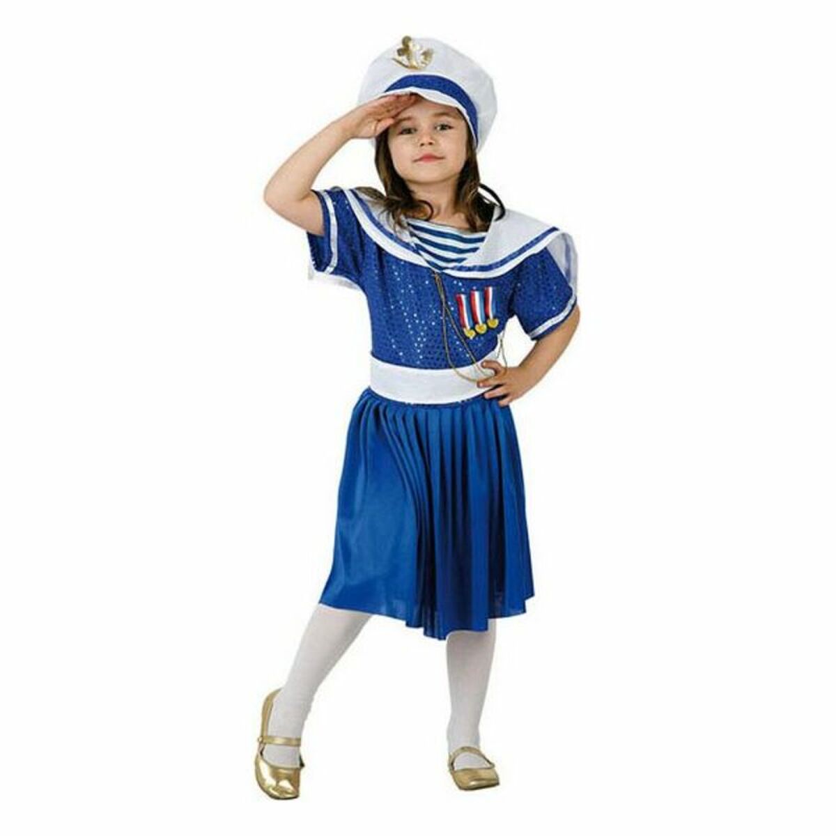 Ett barn i en blå och vit maskeraddräkt föreställande en kvinnlig matros, komplett med hatt och medaljer.