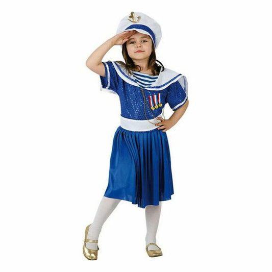Ett barn i en blå och vit maskeraddräkt föreställande en kvinnlig matros, komplett med hatt och medaljer.
