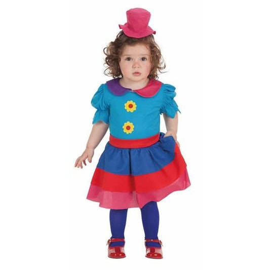 Ett litet barn i en färgglad maskeraddräkt som föreställer en kvinnlig clown, med en blå topp, blå och röd kjol och en rosa liten hatt.