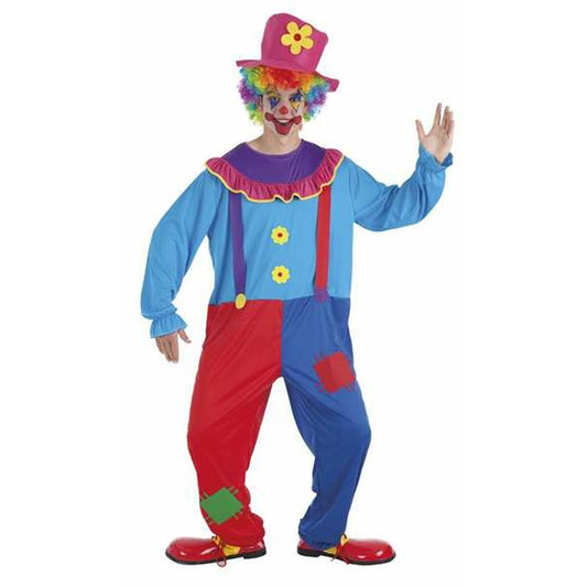 En vuxen person klädd i en färgglad maskeraddräkt som föreställer en clown, dräkten är huvudsakligen blå och röd med gula detaljer och en rosa hatt.