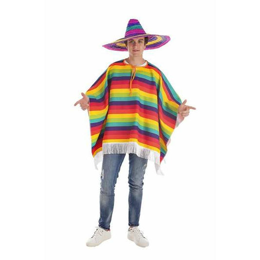 En man poserar i en vuxen maskeraddräkt bestående av en stor, färgglad regnbågsrandig poncho med vita fransar nertill, och matchande färgglad stråhatt.