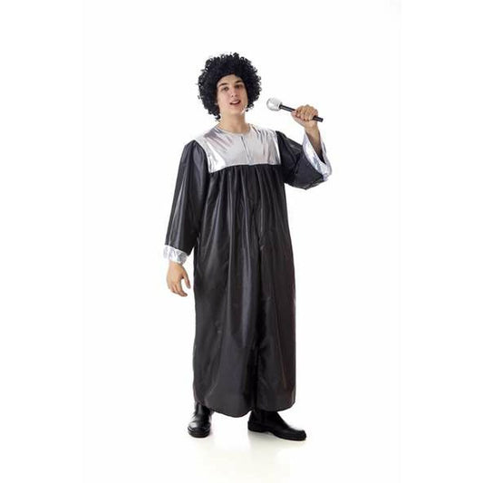 Ett barn i en svart och silverfärgad gospel-maskeraddräkt med en stor svart afro-peruk, håller i en mikrofon.