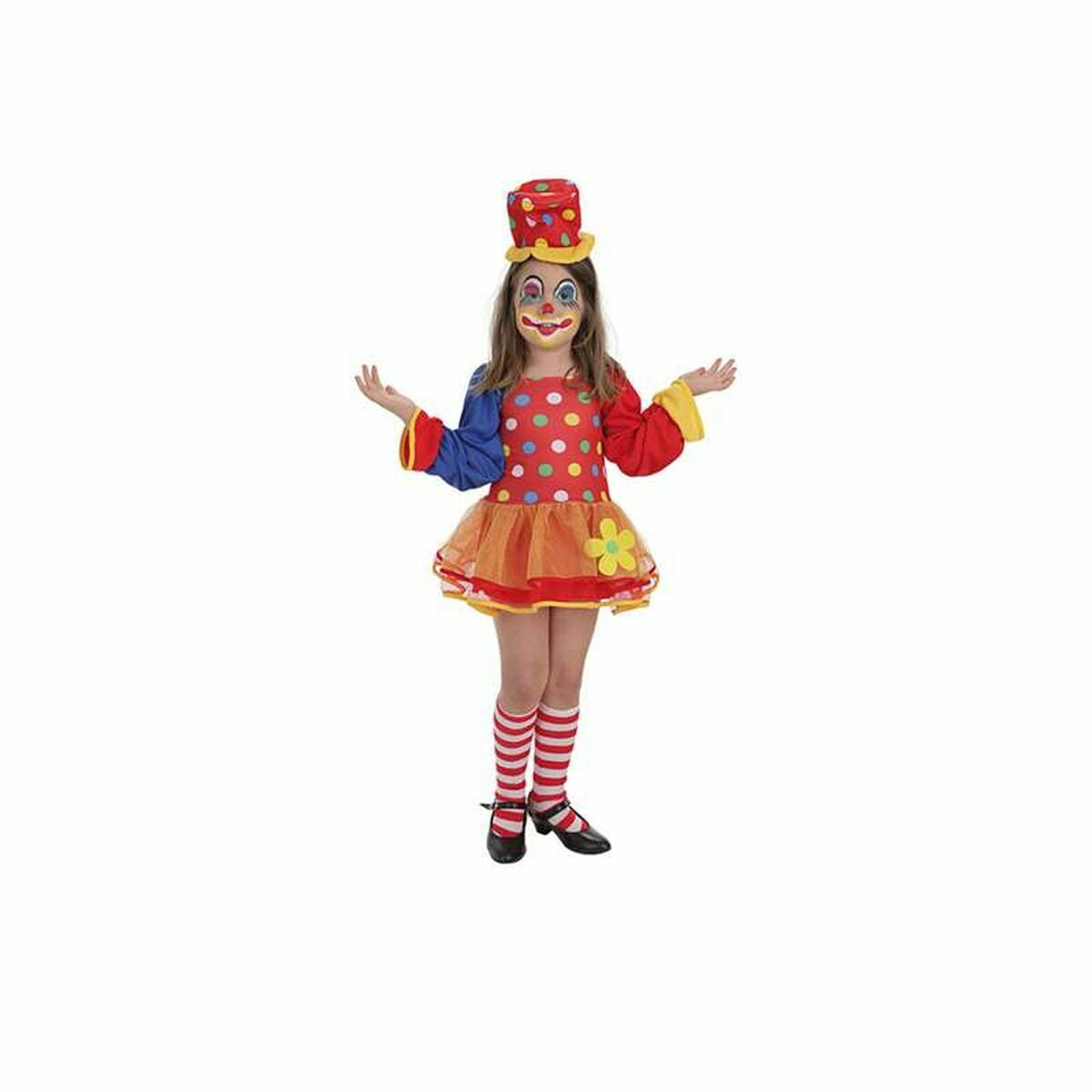 Ett barn klätt i en färgglad Pepona Clownmaskeraddräkt bestående av en prickig klänning och en hög clownhatt.