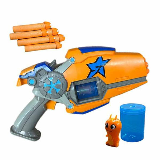 En stor orange och grå Slugterra Eli's Megamorph Blaster pistol tillsammans med åtta orangea skumpilar, en liten orange Slugterra-figur och en blå behållare.