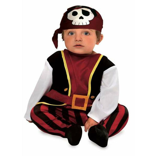 Söt baby sitter i en röd och svart randig piratdräkt med en vinröd bandana med vit dödskalle på huvudet.