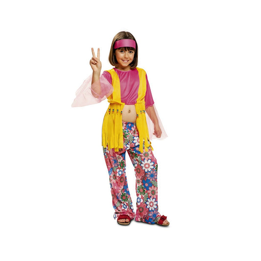 Ett glatt barn som visar fredstecknet iklädd en färgglad hippie maskeraddräkt med blommiga byxor, gul väst och rosa pannband.