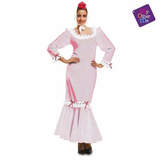 Kvinna i en lång, rosa och vit prickig flamenco-inspirerad maskeradklänning med volanger vid kjolslutet och en röd blomma i håret.