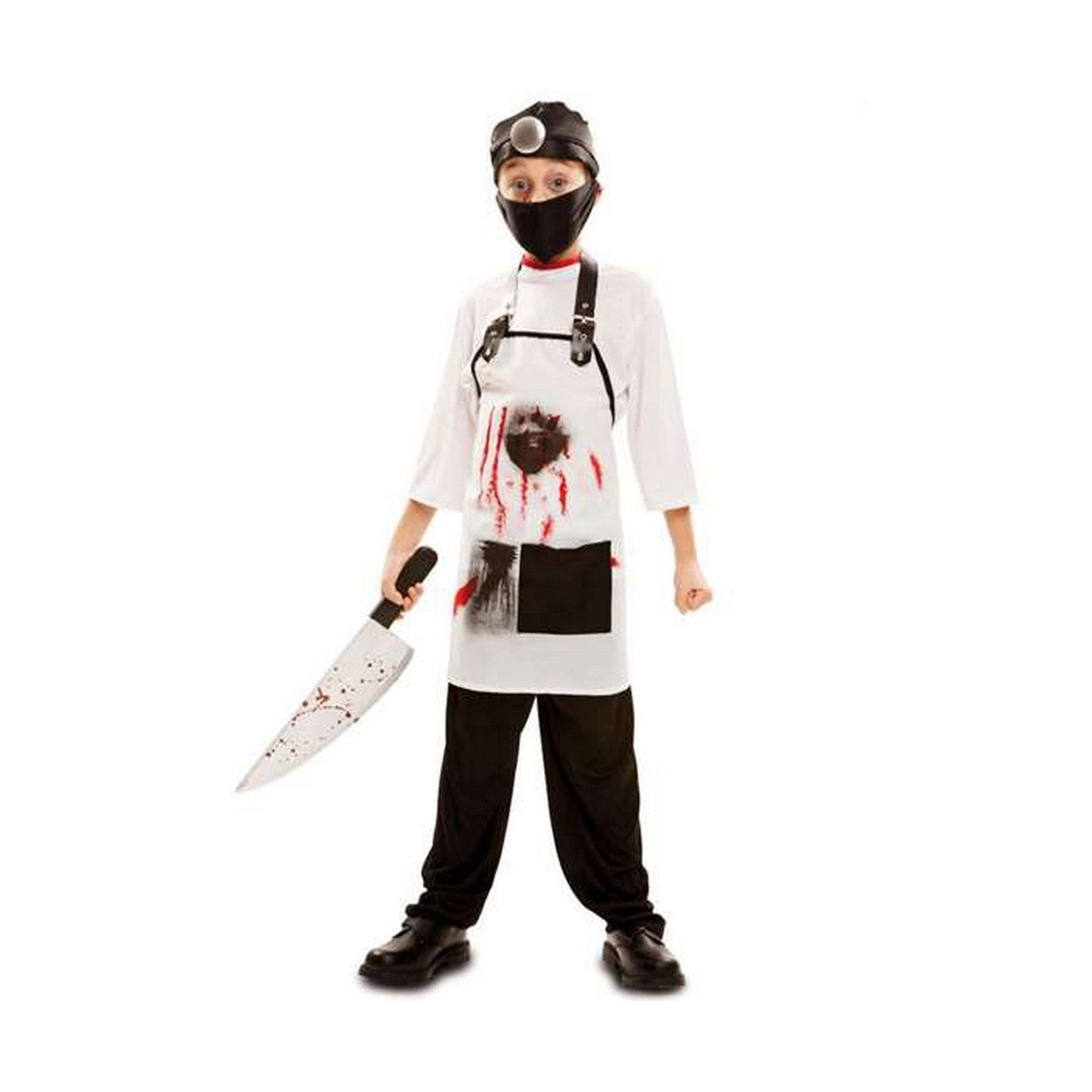 Ett barn klädd som en blodig doktor med en stor kniv i handen.