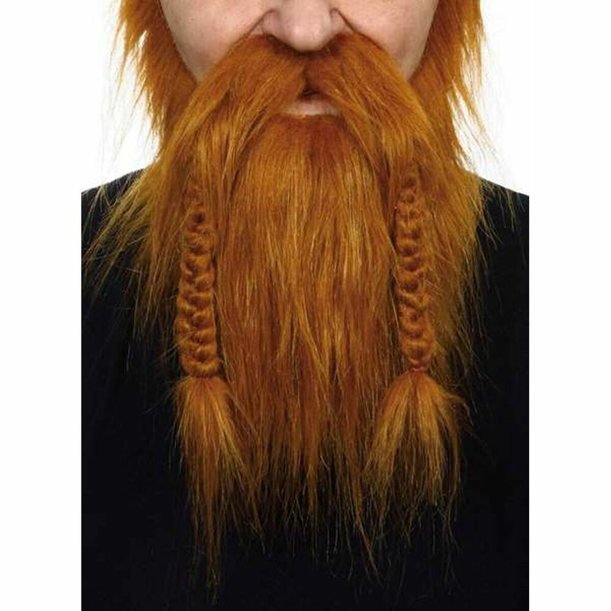 Närbild på en persons ansikte med ett stort, långt, orange lösskägg som har två distinkta flätor hängandes ner längs sidorna.