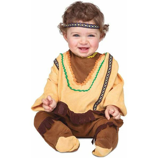 En glad bebis i åldern 12-24 månader sitter ner klädd i en brun och gul maskeraddräkt i stil med en traditionell amerikansk indian, komplett med ett matchande pannband.