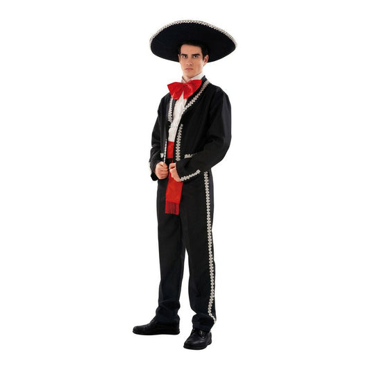 Man i full Mariachi-dräkt med svart kavaj och byxor med silverbroderier, röd sjal, röd fluga och stor svart sombrero.