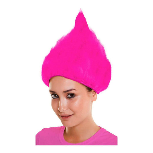En person som bär en hög och spetsig neonrosa peruk inspirerad av ett troll.