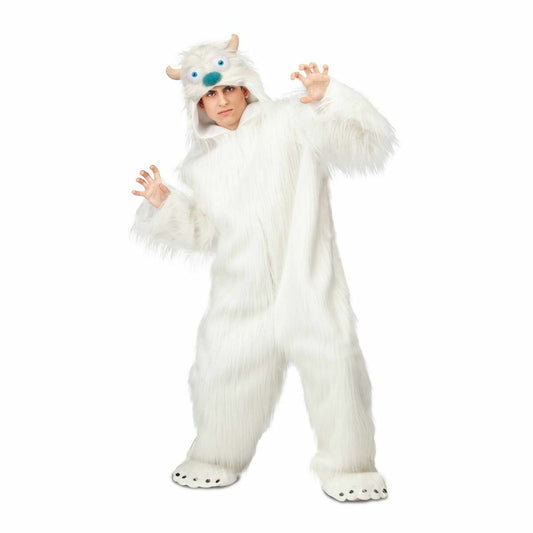 En vuxen person bär en heltäckande, vit och mycket lurvig Yeti-maskeraddräkt med matchande huva som har små horn och stora, tecknade ögon.
