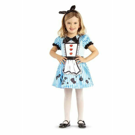 Ett ungt barn ler och poserar i en blå och vit randig Alice i Underlandet-dräkt med ett svart diadem.