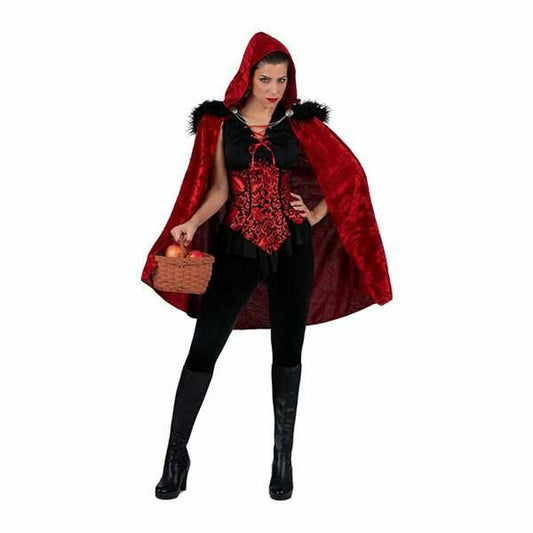 En kvinna i en vuxenmaskeraddräkt som föreställer en mörk och modern Rödluvan, med röd huva, svart och röd korsett, svarta tights och håller i en liten korg.