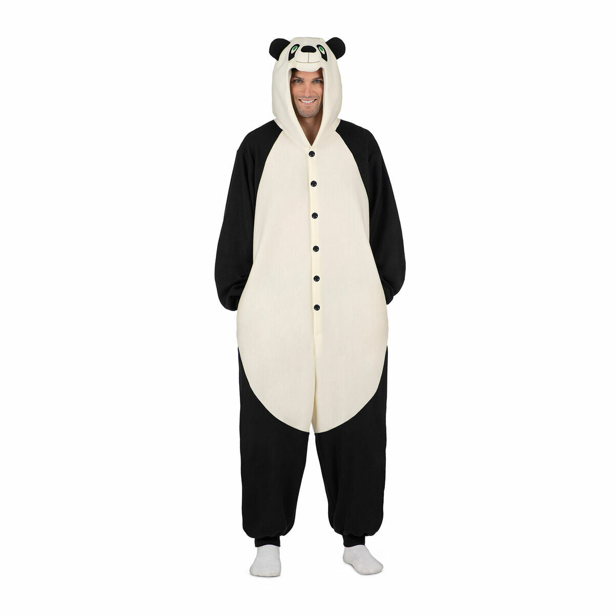 En glad man klädd i en svart och vit Gosepanda maskeraddräkt med huva som har pandaansikte och små öron.