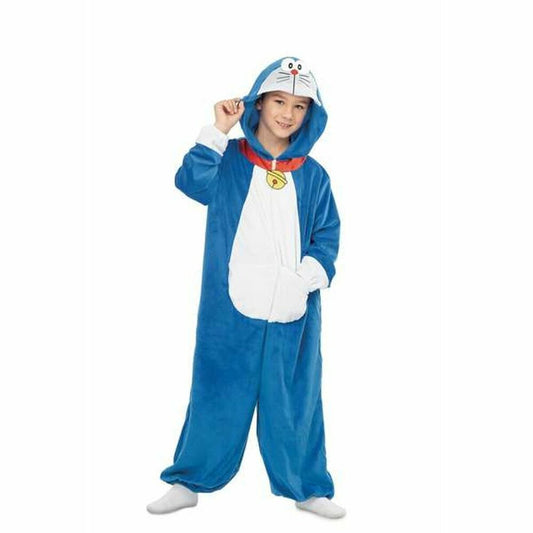Ett barn i en fluffig, blå och vit Doraemon-inspirerad pyjamasdräkt med huva och röd krage med bjällra.