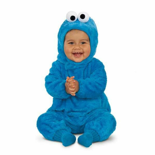 En glad bebis klädd i en tjock, blå Cookie Monster maskeraddräkt med stora googly-ögon på huvan.