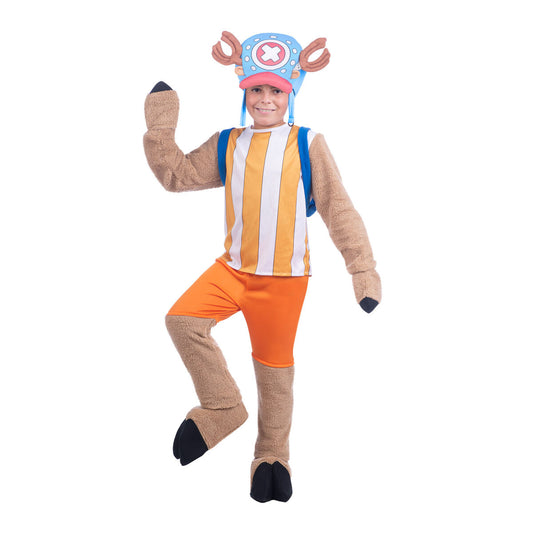 Ett leende barn som bär en utklädnad som ser ut som en brunpälsad figur med en orange-vit randig tröja och en blå hatt med horn och ett rött kryss.