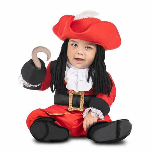 En glad bebis klädd i en röd och svart piratdräkt komplett med peruk, röd hatt och en krok på ena handen.