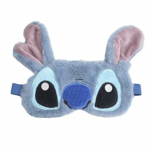 En fluffig, blå sovmask formad som karaktären Stitch, komplett med stora ögon och stora öron med rosa insida, fäst med ett blått elastiskt band.