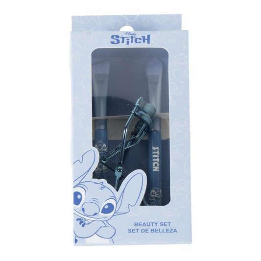 Ett blått skönhetsset med Disneyfiguren Stitch på förpackningen, innehållande en ögonfransböjare och två sminkpenslar.