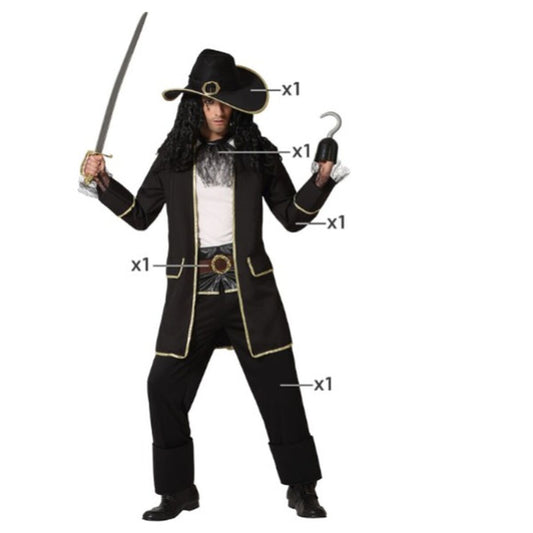 En vuxen man klädd i en svart piratdräkt med gulddetaljer, svart hatt, halskrås och en krok på ena handen.