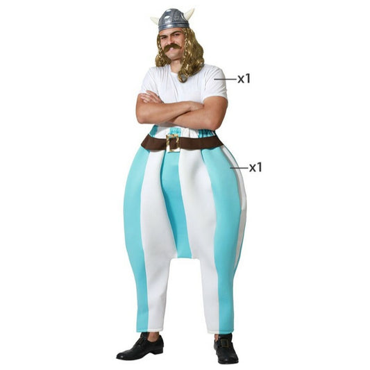 En man i en uppblåst vikingadräkt med blå och vita ränder, ett brunt bälte, en blond peruk och en vikingahjälm med horn.