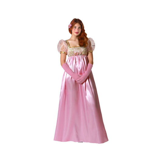 En kvinna i helfigur bär en lång, glänsande rosa maskeraddräkt i empirestil med puffärmar och långa matchande rosa handskar.