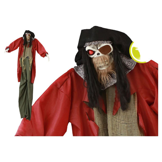 En stor hängande Halloween-dekoration som föreställer ett skelett i piratkläder, klädd i en röd rock och med ett lysande rött öga.
