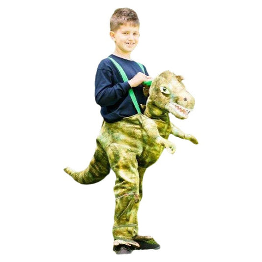 Ett leende barn poserar i en uppseendeväckande grön och gul dinosaurie-rid-dräkt där draken ser ut att vara fäst runt barnets midja.