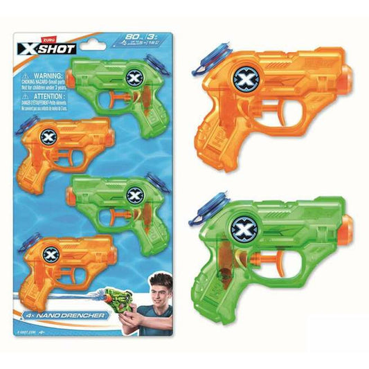 Fyra stycken små vattenpistoler, två gröna och två orangea, från X-Shot-serien, förpackade i en blisterförpackning som visar att de är Nano Drenchers.