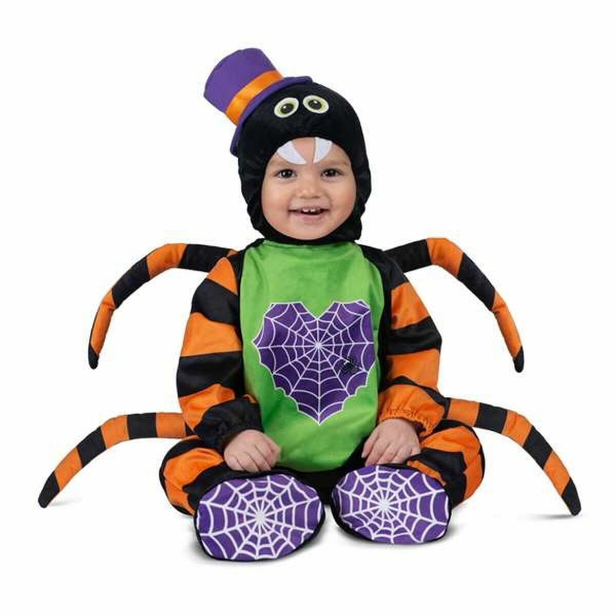 En leende bebis sitter i en komplett Bedårande Liten Spindel Bebisdräkt, med en jumpsuit med åtta ben och en huva med en liten hatt.